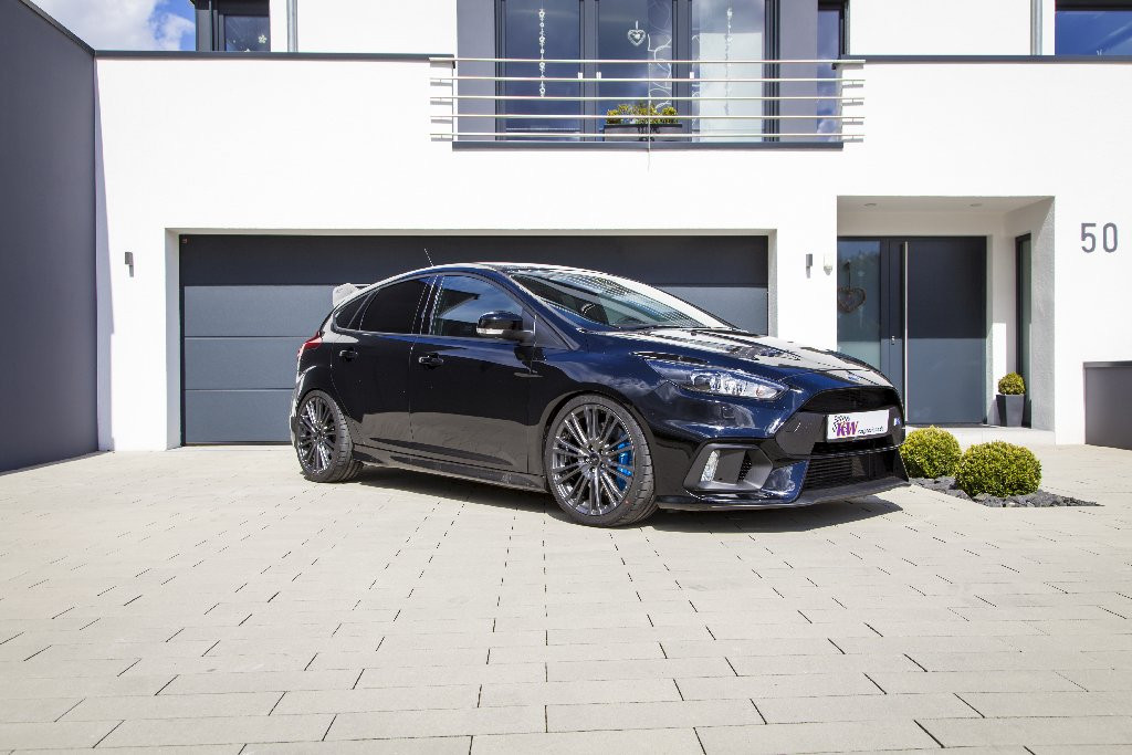The approved range for the Ford Focus RS allows a continuous lowering of 30 to 55 mm on the front axle and 35 to 55 mm at the rear axles