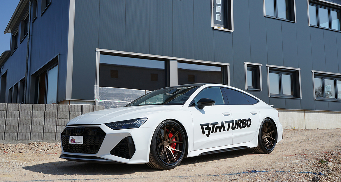 With the KW Variant 4 the saloon reacts precisely to load changes and the entire car feels much lighter on the road. The RS7 yaws even more for faster corners and the optional rear-axle-steering can show off its advantages even better