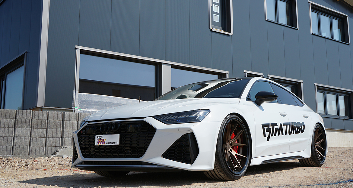 A continuous variable lowering of up to 40 millimeters is also possible with the KW V4 in the Audi RS7 