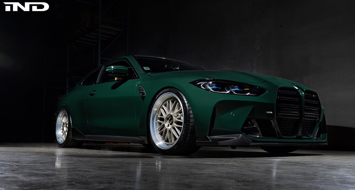 The range of the adjustable lowering at the front axle is 20 - 35 millimeters. On the rear axle the KW V4 Clubsport coilover suspension kit for the BMW M4 features an adjustable lowering of 15 - 30 millimeters.