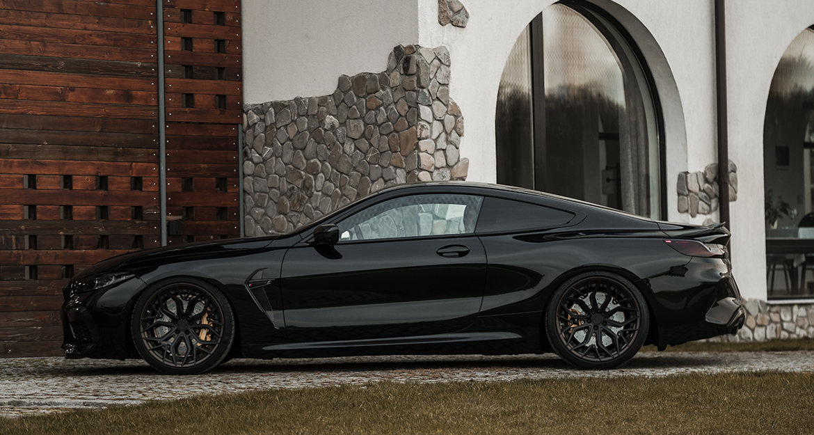 In combination with a maximum lowering of up to 35 millimeters, the M8 Competition (F92) impresses in everyday driving.