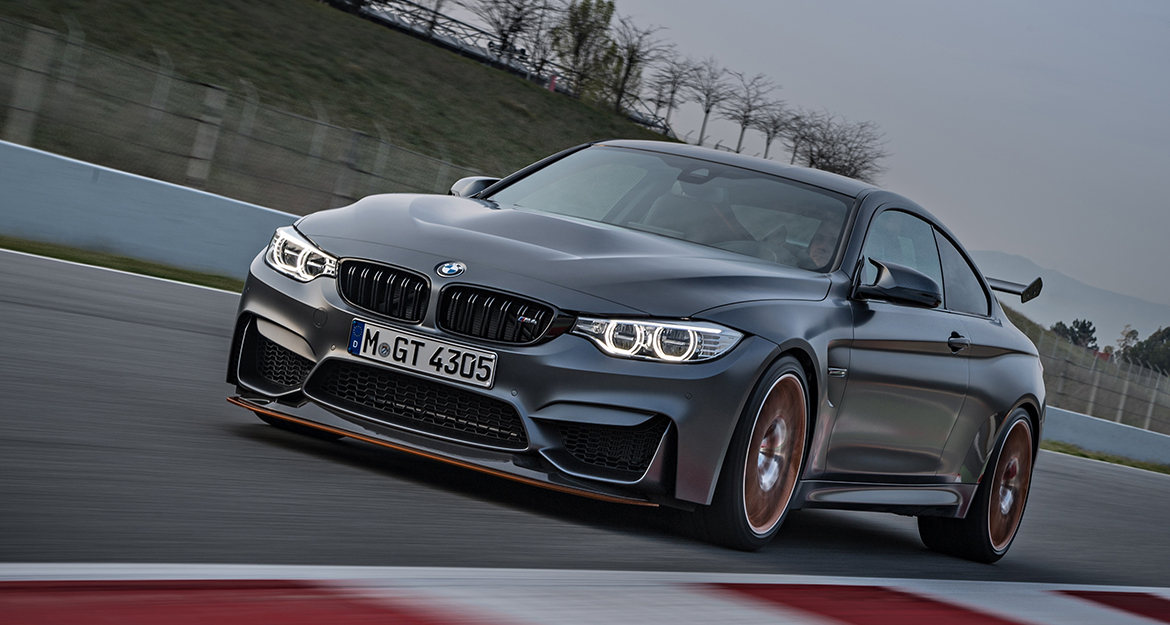 The KW coilover suspension used in the M4 GTS with its 3-way adjustable dampers proved that increased driving dynamics and driving comfort for everyday use are no longer mutually exclusive thanks to a multiple adjustable damper valve technology.