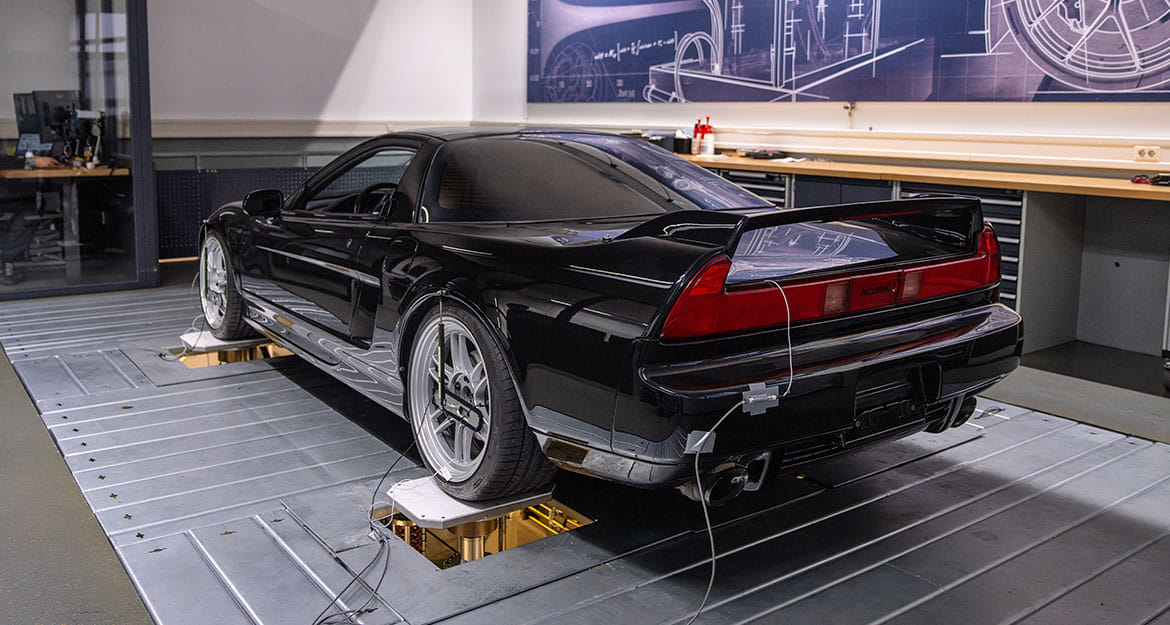 Honda NSX NA1 on the KW 7-post rig at KW automotive GmbH in Fichtenberg (Germany)