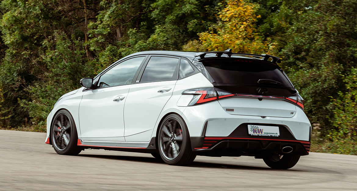 The KW V3 in the Hyundai i20 N provides sporty, harmonious damping, even on poorly maintained back roads.