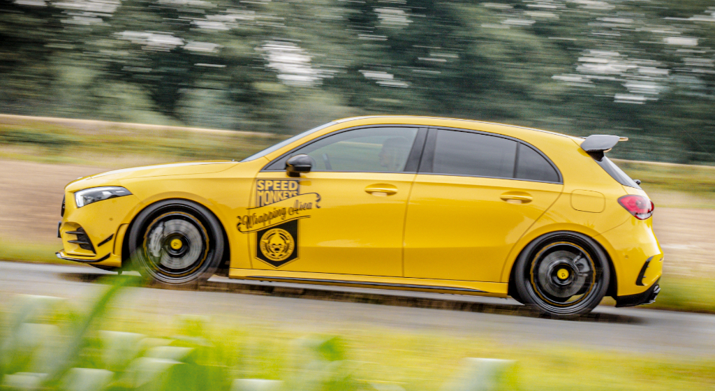 Auf der Landstraße: Mercedes-AMG A35 4MATIC (W177) mit KW Gewindefahrwerk Variante 3.