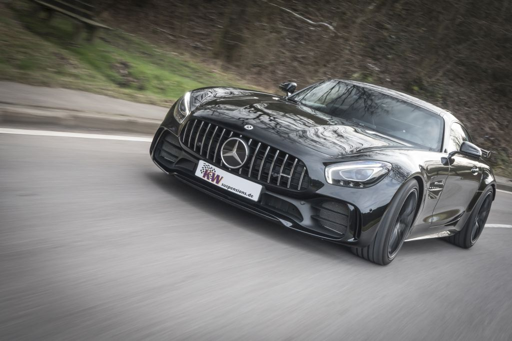 Mercedes AMG GT R cruises on country roads with KW Gewindefahrwerk Variant 4