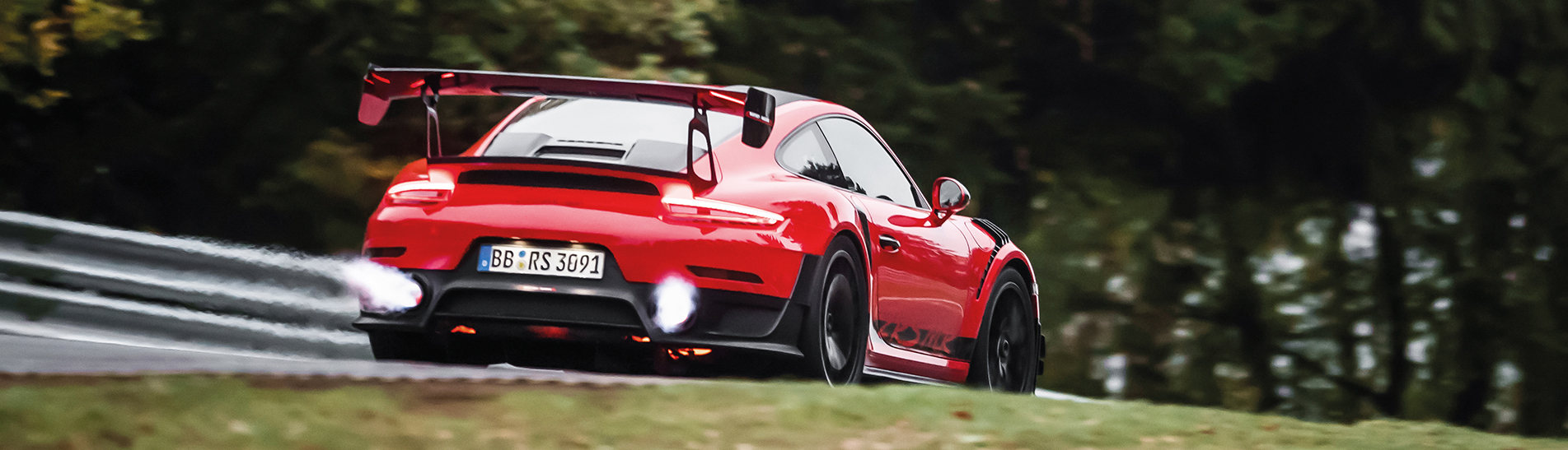 The fastest road-legal Porsche of all time with production performance: Porsche 911 GT2 RS MR from Manthey-Racing