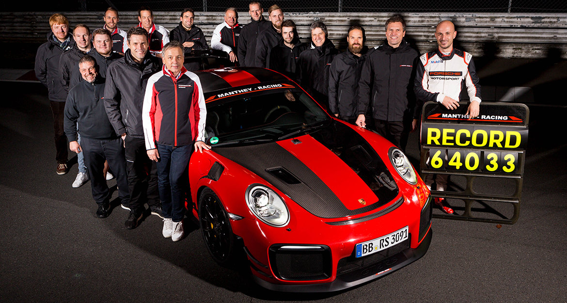 In autumn 2018, Porsche R&D driver Lars Kern eternalized himself with his record lap of 6:40.33 min in the 700 hp Porsche 911 GT2 RS MR on the Nürburgring Nordschleife (Sportauto lap).